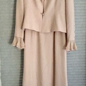 Stunning DAYMOR couture gown and jacket, blush pink size 14.